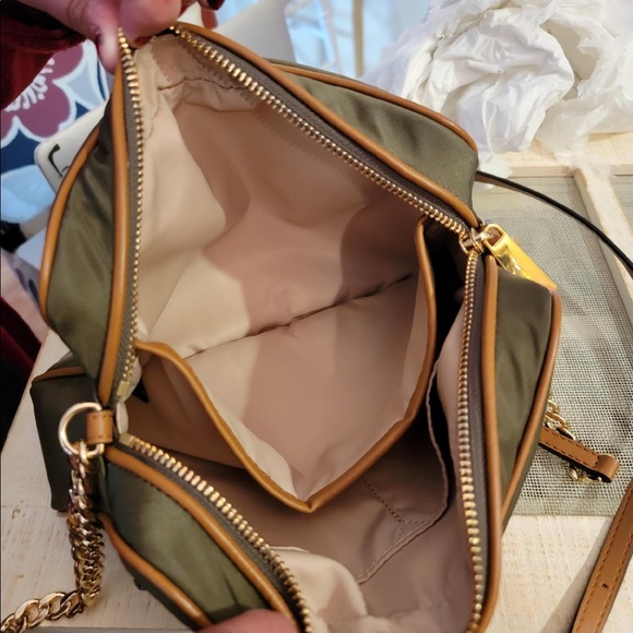 Michael Kors crossbody - Picture 5 of 10